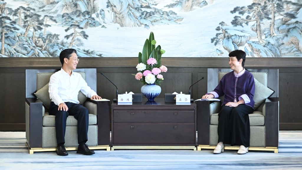 石岱会见中国物流集团总经理徐鸿