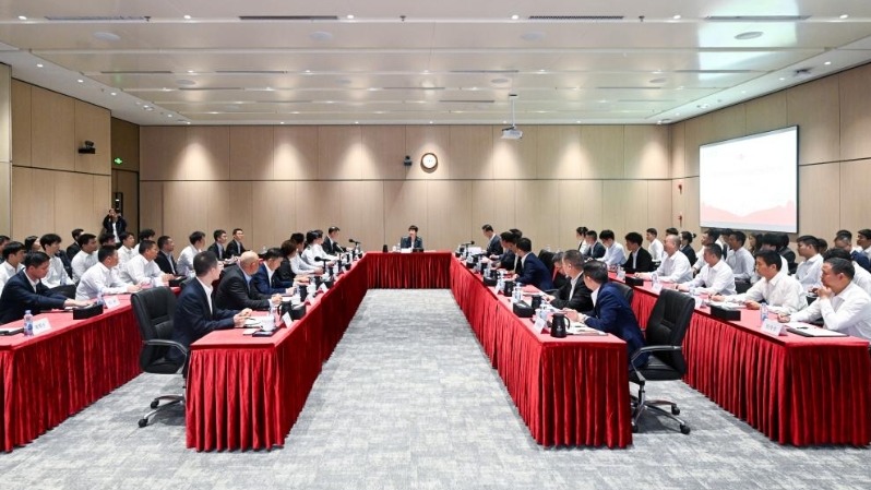 石岱调研广州海顺并为基层联系点讲授专题党课